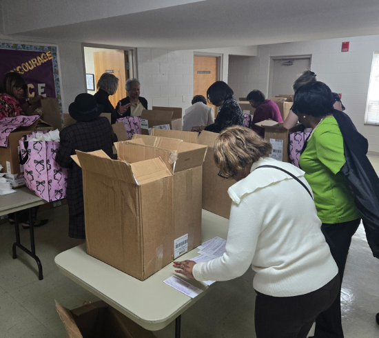 Philethea Circle prepare for service project